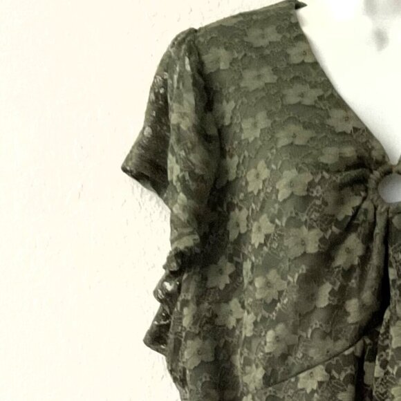 CATO PLUS FLORAL LACE TOP 18/20 - Picture 9 of 14